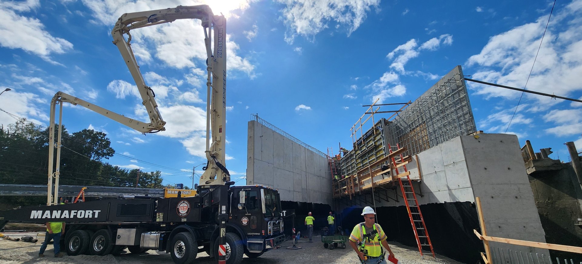 Abutment 2 Cheekwall & Backwall Concrete Placement